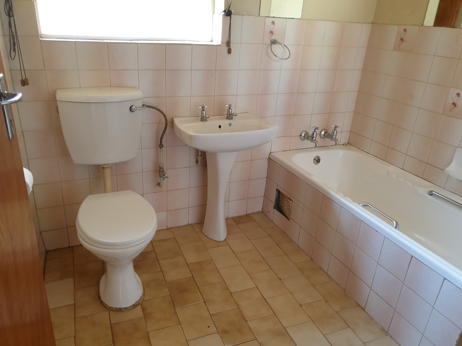To Let 2 Bedroom Property for Rent in Roosheuwel North West